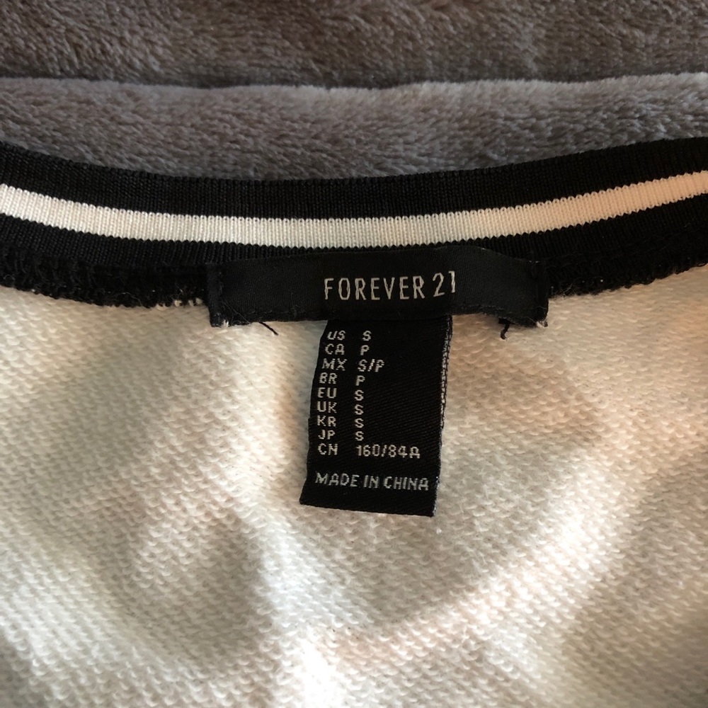 Crew neck - Picture 2 of 2